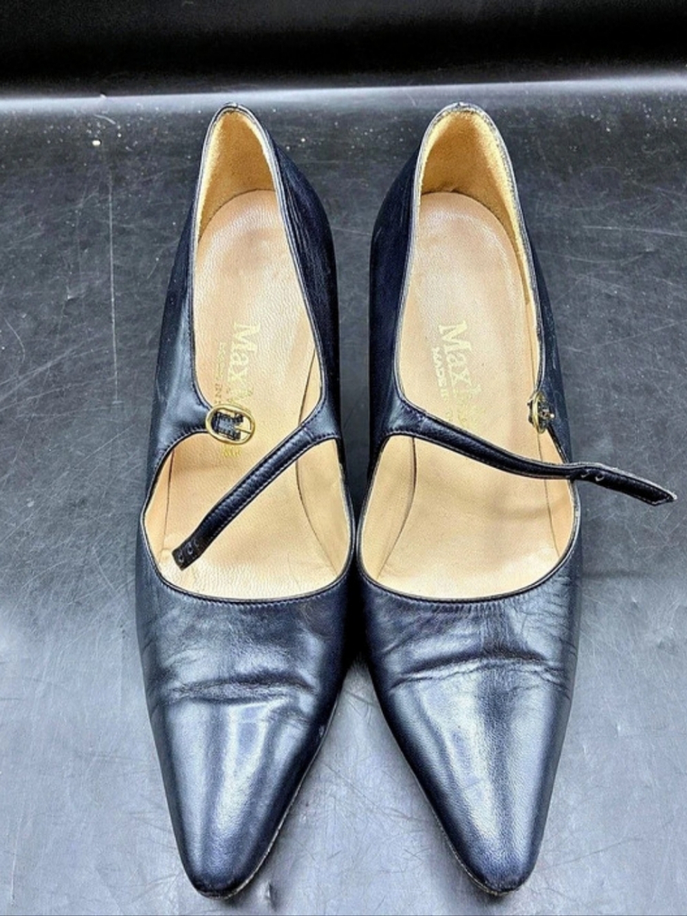 Max Mara Heels Pointed-Toe in Black EU 37